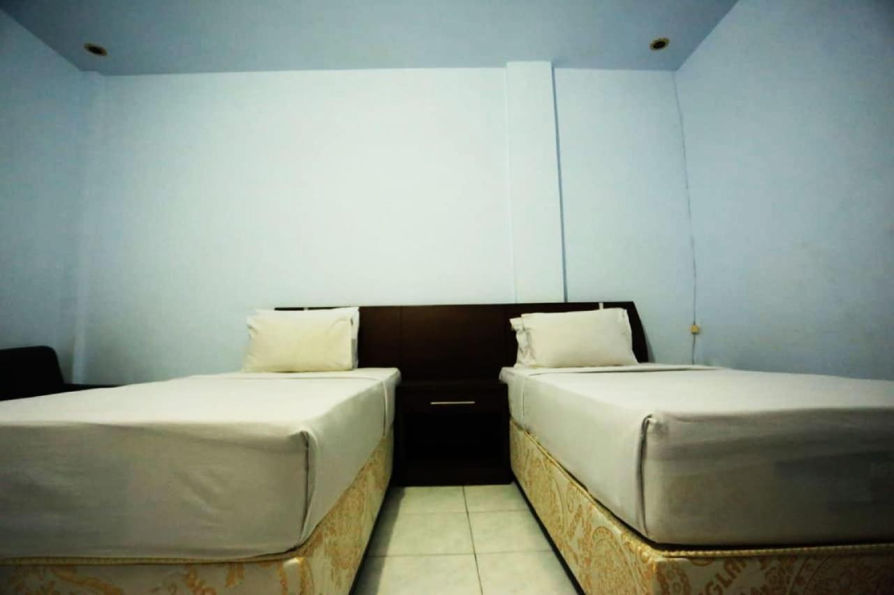 Urbanview Hotel Mulia Indah Palopo Екстериор снимка