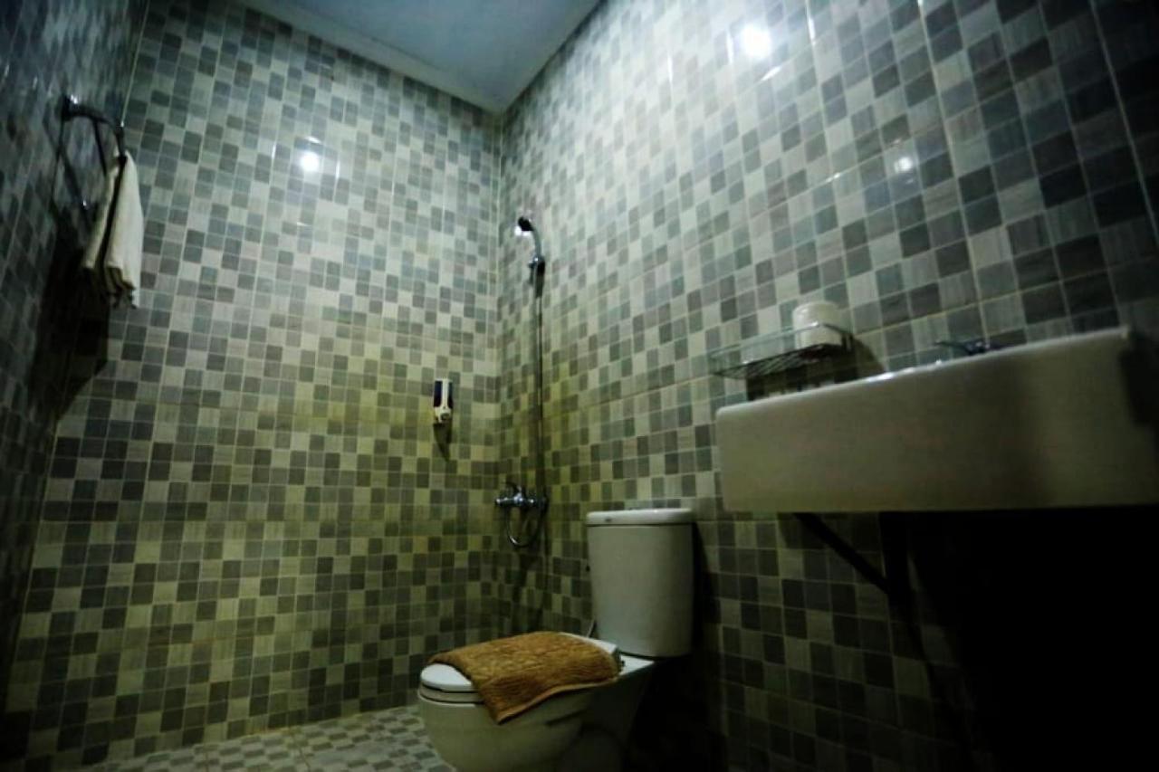 Urbanview Hotel Mulia Indah Palopo Екстериор снимка