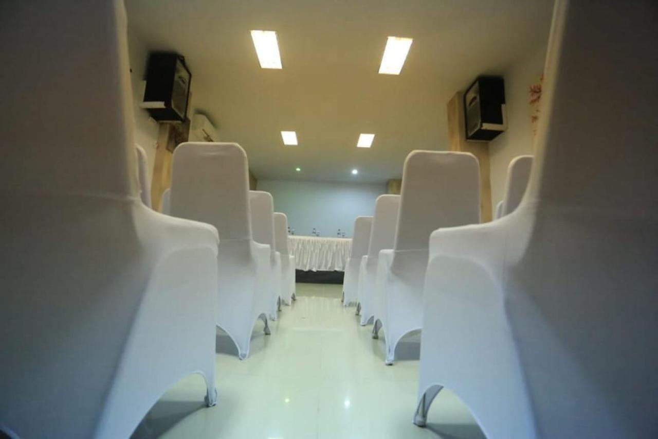 Urbanview Hotel Mulia Indah Palopo Екстериор снимка