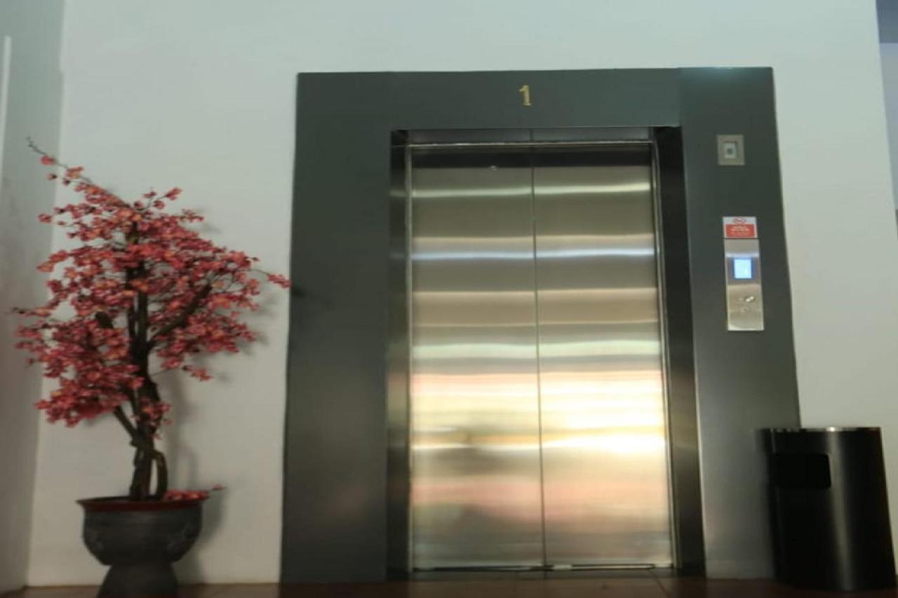 Urbanview Hotel Mulia Indah Palopo Екстериор снимка